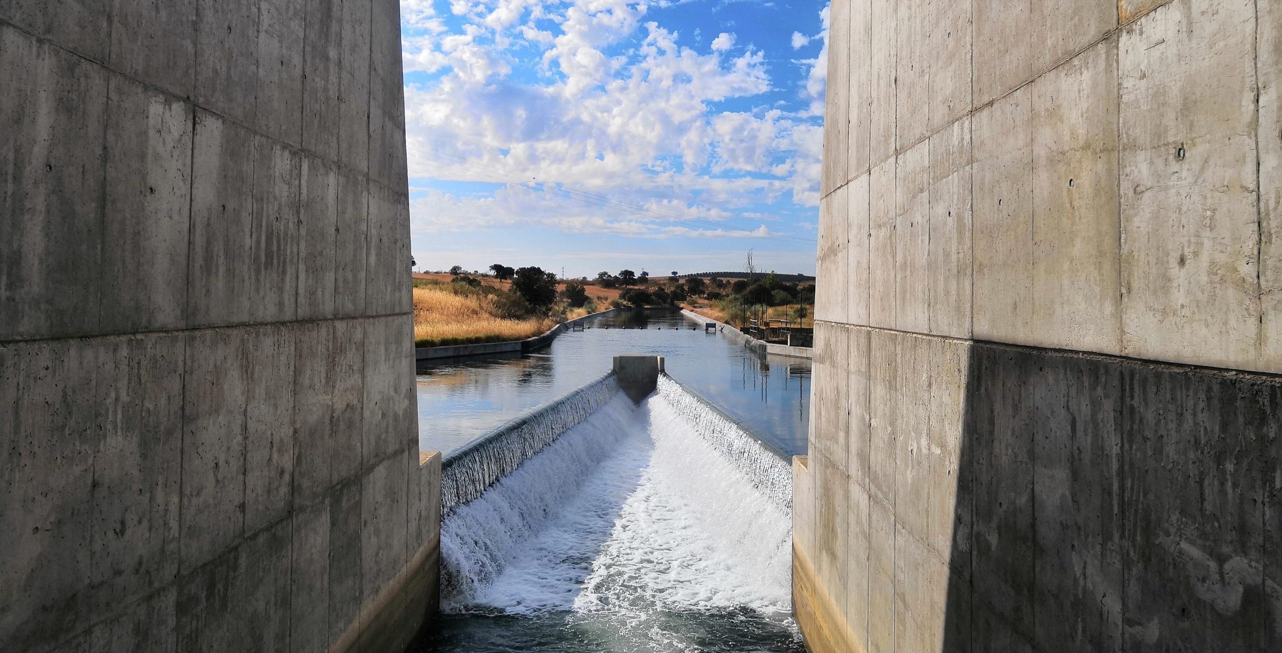 Canal Orellana aprueba riego emergencia para cultivos permanentes y de próxima recolección